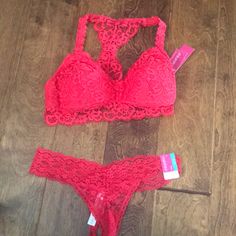 Cute And Comfortable Bra/Panty Combo. Bra Has Racer Back Feature Bra Size Medium (See Sizing Guide For Cup Size Equivalent) Panty Size Small Comfortable Bra, Comfortable Bras, Kiara Advani, Bra Panty, Bras And Panties, Cup Size, Bra Women, Racer Back, Bra Sizes