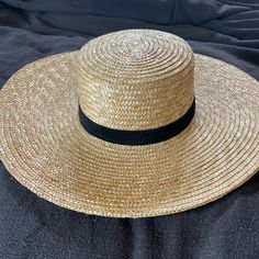 Madewell Straw Beach Hat. Flat Top And Brim. Never Worn. Adjustable Band On The Inside. Classic Sun Hat For Beach Season Vacation, Classic Straw Hat For Vacation, One Size, Classic Vacation Straw Hat, One Size, Classic Straw Hat For Vacation One Size, Classic Vacation Straw Hat One Size, Classic Summer Boater Hat For Beach, Classic Straw Hat For Beach Vacation, Classic Beach Sun Hat With Flat Brim, Chic Vacation Boater Hat