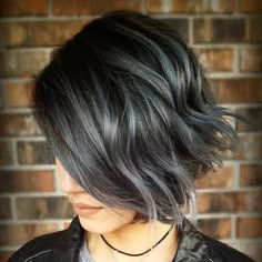 Image result for transition to grey hair with highlights Stacked Bob Haircut For Fine Hair Round Faces, Bob Pendek, Gray Highlights, Grey Highlights, Thick Wavy Hair, Bob Hairstyles For Thick, Silver Highlights