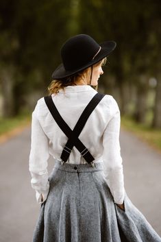 WOMEN SUSPENDERS | Black Suspenders, Women's Linen Suspenders The timeless trend of a classic style.  Son de Flor linen suspenders were created to complement our classic skirt, however, you can wear them with just about anything. Add some fashion flair to your look by contrasting color combinations or choosing the same color for a smooth look. 彡 DESIGN FEATURES ☆ *  Adjustable length  *  Clip-on metals ends *  One size *  98 cm/38.6 inch in length and 4 cm/ 1.6 inch in width  *  Twill linen is much denser than the regular linen  ♡Join our Newsletter Community and receive 10% off your first purchase! Sign up here: https://tinyurl.com/2vdrvbr6 FIT & SIZING ☆ Length is 98cm. Width is 4cm. MATERIAL & CARE ☆ * Made from 100% pure linen, pre-washed & softened. The garment will not shrink after w Women Suspenders, Skirt Suspenders, Style Année 20, Modern Vintage Style, Black Suspenders, Black Linen Dress, Suspenders For Women, Classic Skirts, Halloween Costume Accessories