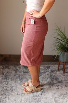 Introducing our Chestnut Corduroy Elastic Waist Skirt - cute, comfy, and perfect for everyday wear! The elastic waistband adds versatility, making it easy to dress up or down. Say hello to your new go-to skirt! The Fit of This Boutique Skirt: A typical M/8 bottom wearing the Medium. Flat Across Measurements in Inches Size: Waist Across Hips Across Length X-Small Small 14.5 18.5 27 Medium 15.5 19.25 27 Large 17 20.5 27 X-Large 18 21.5 27 Apostolic Fashion Casual, Easy Work Outfits, Skirt Classy, Job Clothes, Outfit For Spring, Modest Skirt, Pentecostal Fashion, Everyday Casual Outfits, Apostolic Fashion