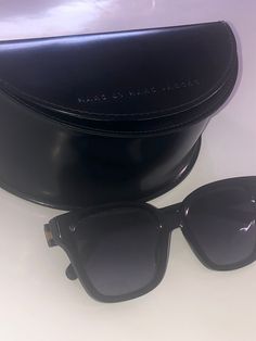 Vintage The Mark Jacobs unisex sunglasses and case Trendy Sunglasses With Uva Protection For Travel, Chic Rectangular Sunglasses For Travel, Trendy Mirrored Sunglasses For Travel, Trendy Black Sunglasses For Travel, Black Tinted Sunglasses For Travel, Luxury Black Sunglasses For Travel, Ceramic Mug With Lid, Pocket Mirror, Unisex Sunglasses