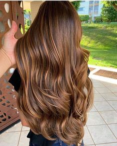 Winter Hair Colors, Rambut Brunette, Honey Brown Hair, Hair Color Caramel, Gorgeous Hair Color, Light Hair Color, Winter Hair