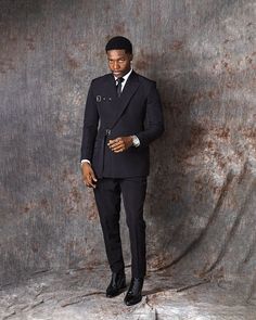 Mens Graduation Photoshoot, Black Man In Suit Classy, Black Men Suits Fashion, Suit Black Men, Grad Suits, Suits Aesthetic, Fashion Ideas For Men, Black Mens Fashion Suits, Black Men Suits