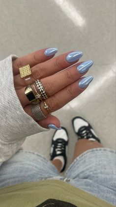 @lauraaelisa Blue Nail Inspiration Acrylic, Cute Nails With Chrome, November Nail Inspo 2023, Cute Nails For Your Birthday, Light Blue Chrome Acrylic Nails, May 2024 Nails Ideas, Blue Chrome Nail Ideas, Baby Blue Chrome Nails Almond, Blue And White Chrome Nails