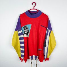 🚨 follow us on instagram @bestclassicvintage 🚨 Vintage Adidas sweatshirt from the 90s. Very rare model. Excellent vintage condition. Size approximately L: Pit to pit: 63cm Back length without collar: 72 cm Oversized Vintage Sweatshirt For Streetwear, Retro Long Sleeve Sweatshirt, Retro Red Sweatshirt For Streetwear, Retro Red Sweatshirt With Graphic Print, Pull Adidas Vintage, Sweat Adidas Vintage, Retro Red Graphic Print Sweatshirt, Vintage Red Sweatshirt For Streetwear, Red 90s Style Sports Sweatshirt