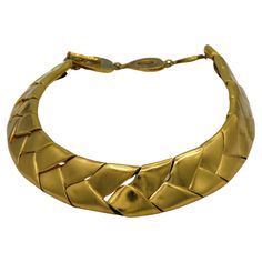 YVES SAINT LAURENT Rive Gauche vintage gold tone braided necklace. T-bar and toggle closure. Embossed YVES SAINT LAURENT Rive Gauche Made in France. Indicative measurements : min. circumference approx. 39.27 cm (15.46 inches) / max. circumference approx. 42.41 cm (16.70 inches) / width approx. 2.4 cm (0.94 inch). Material : Gold tone metal hardware. NOTES - This is a preloved vintage item, therefore it might have imperfections. - Colors may differ slightly from actual product appearance due to d Ysl Rive Gauche, Store Inspiration, Braided Necklace, Rive Gauche, Metal Hardware, Jewelry Store, Gold Tone Metal, Vintage Gold, Jewelry Stores