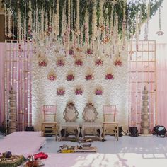 Wedding Decor Aesthetic Simple, Simple Pastel Wedding Decor, Pastel Wedding Stage Decor, Indian Wedding Day Decor, Pastel Backdrop Ideas, Pastel Stage Decor, Day Engagement Decor Outdoor, Flowers Backdrop Ideas, Day Wedding Decoration Indian