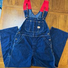 Penneys Payday Denim Bib Carpenter Overalls/Coveralls Rare, Vintage And Union Made Sanforized Preshrunk Cotton Red Accent Stitching Signature Pay Day Buttons Button Fly No Funky Smells There Is No Size Tag. Please See Photos For Measurements. Approximate Size 38w. Alterations/Flaws: The Straps Have Been Extended With Coordinating Red Elastic, Making Them Perfect For A Taller Individual And Also For Quick And Easy Dressing. Could Be Removed And Original Straps Reconnected, As They Have Not Been S Coverall Men, Carpenter Overalls, Pay Day, Jean Vintage, Bib Overalls, Easy Dressing, Union Made, Red Accents, Simple Dresses