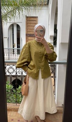 White Skirt Outfit Hijab, Skirt Hijab Outfit, Modest Hijabi Outfits, Modest Outfits Muslim, Modest Summer Fashion, Best Winter Outfits