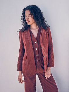 Embrace cooler days with our Women’s Corduroy Blazer to keep you feeling cozy and looking effortlessly chic. This versatile layer features a regular fit and classic tailoring, complete with a single-breasted silhouette, a notched lapel, and pockets with flaps for your essentials. And this cotton corduroy will keep you warm, but you’ll still want to wear it all year round. Corduroy Blazer Women, Jean Shirt Dress, Wrangler Pants, Classic Tailoring, Destructed Jeans, Corduroy Blazer, Loose Fit Jeans, Tall Jeans, Women's Jackets