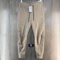 Nike Lightweight Tech Fleece Joggers Pants Condition: New With Tags Color: Khaki Tan / Black Size: Men’s Xxl Inseam: 28 In. Style Code: Dx0826-247 Pants Nike, Joggers Pants, Tech Fleece, Mens Khakis, Fleece Joggers, Nike Pants, Color Khaki, Men's Nike, Jogger Pants