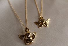 Angel face Angel Necklace, Angel Pendant, Diy Jewelry Inspiration, Angel Face, Small Pendant, Luxury Accessories, Beauty Accessories, Brass Pendant, Gold Filled Chain