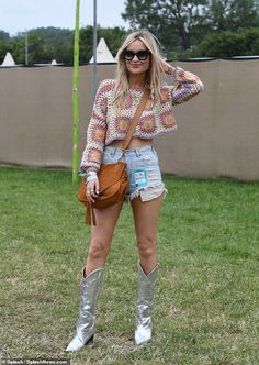 Parklife Outfit, Glastonbury Festival Outfit, Hen Outfits, Glastonbury Style, Glastonbury Outfits, Glastonbury Festival Fashion, Casual Festival Outfit, Glastonbury Fashion, Crocheted Crop Top