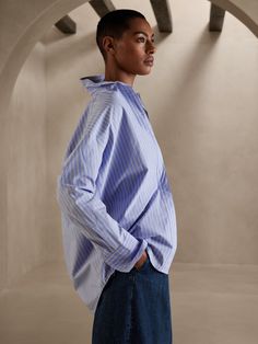 A nod to the season's oversized shirting, this flowing silhouette is made from our crisp cotton poplin, beloved for its soft structure and smooth handfeel.  Expertly tailored for a freeing silhouette, our designers also added a rounded hem and chest Oversized Tunic, Tunic Length, Cotton Poplin, Oversized Fits, Banana Republic, Loose Fitting, Normcore, Saree