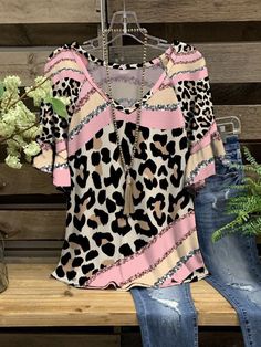 Women Leopard Print V Neck Tops Shipping from the US. Easy 30 day return policy, 100% cotton, Double-needle neck, sleeves and hem; Roomy Unisex Fit. Fuschia Top Outfit, Fuschia Top, Leopard Print Shorts, T Shirt Picture, Animal Print Shoes, Print Shoes, Plus Size Kleidung, Romper With Skirt, Print Top