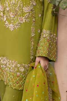 Green Sharara Salwar Kameez Pakistani Wedding Dresses in a hand-crafted raw silk green shirt with round neck & sleeves paired with Sharara. Fast Shipping. Mint Lehenga, Shadi Outfits, Handwork Design, Green Sharara, Embroidery Zardozi, Boutique Suit, Salwar Kameez Pakistani, Embroidery Fashion Detail, Pakistani Designer Clothes