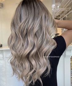 10 Major Winter Hair Colors, Ashy Blonde Hair, Ashy Hair, Winter Hair Colors, Ash Blonde Hair Colour, Dirty Blonde Hair