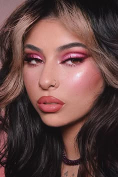 Pink Eyeshadow Looks, Makeup Cantik, Pink Eyeshadow Look, Pink Eye Makeup, Birthday Makeup, Dope Makeup, Edgy Makeup, Cute Makeup Looks, Bold Makeup