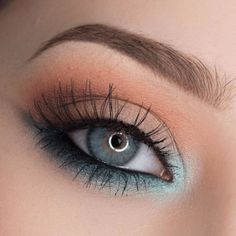 Makeup For Teal Eyes, Mint Green Makeup Looks, Nyx Brow, Mint Makeup, Saint Patricks Day Makeup, Makeup Cantik, Peach Smoothie, Day Makeup Looks