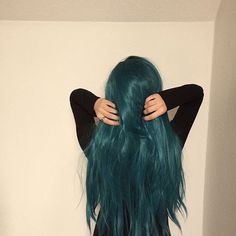 Cerulean Sea Hair Color, Long Teal Hair, Aquamarine Hair Color, Greenish Blue Hair, Dyed Wavy Hair, Crazy Colored Hair, Green Hair Aesthetic, Dark Teal Hair