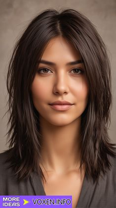 23 Top Shaggy Haircuts for Round Faces:Trendy and Chic Styles Shaggy Haircuts Medium Thick Hair, Chin Length Haircut With Layers, Layered Haircuts For Medium Hair, Shaggy Haircuts, Round Face Haircuts, Penteado Cabelo Curto, Round Faces