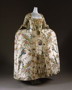 Robe à la française,1740s. 18th Century Dresses, Rococo Fashion, Dress Display, Century Dress, European Dress