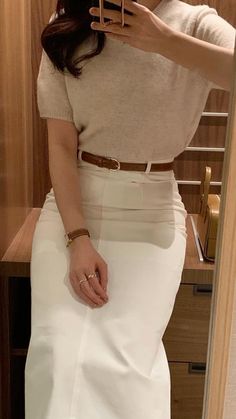 Knitted Shirt Outfit, Short Sleeves Outfit, Outfit Long Skirt, Sleeves Outfit, White Skirt Outfit, Long Skirt Outfit, Long White Skirt, Watch Aesthetic, Outfit Brown