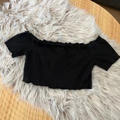 Never Worn, Got In A Set & Only Like The Shorts Casual Black Stretch Crop Top, Casual Black Top Short Length, Black Casual Short Length Top, Casual Black Crop Top For Night Out, Black Short-length Tops For Spring, Black Short Length Tops For Spring, Black Casual Crop Top, Oc Outfits, Black Crop Top