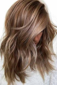 Gorgeous fall hair color for brunettes ideas (11) Tmavý Blond, Brunette Ombre, Dark Blonde Hair Color, Dark Blonde Hair, Ombré Hair, Layered Haircut, Haircut And Color, Hair Colours, Hair Color And Cut