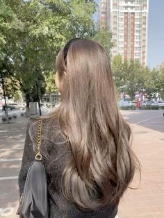 Asian Ash Brown Hair, Brown Hair Korean, Hair Motivation, Ash Hair, Ash Brown Hair, Ash Hair Color, Hair Inspiration Long, Hair Color Caramel, Caramel Hair