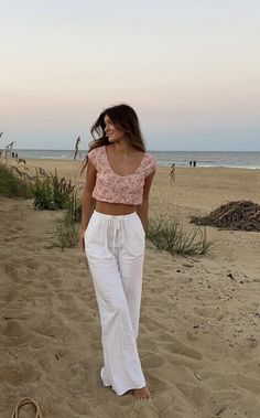 Spain Outfit, Hawaii Outfits, European Summer Outfits, Skandinavian Fashion, Europe Outfits, Outfit Inspo Summer, Paris Mode, Italy Outfits, Traje Casual