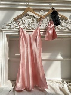 Short Night Dress Sleep, Satin Sleepwear Nightgowns, Pijama Satin, Pink Sleepwear, Dream Vanity, Lotus Root, Sleepwear Fashion, Women's Nightgowns, Backless Design