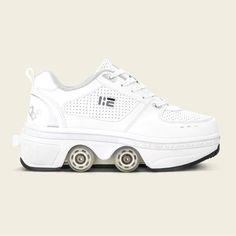 Classic White Low Liekick Soeed Roller Skate Shoes, Unopened Still In Box Perfect Condition Speed Roller Skates, Cute Shoes For Women, Roller Skate Shoes, Roller Shoes, Comfortable Running Shoes, Shoes Classic, Roller Skate, Roller Skates, Shoes Color