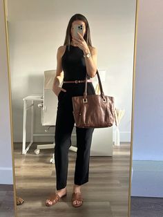 aline_delamare Hot Weather Office Outfits, Summer Smart Casual, Cream Wide Leg Trousers, Elegant Work Outfits, Work Aesthetic, Smart Casual Work Outfit, Smart Casual Work, Practice Outfits