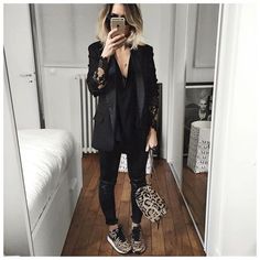 Ver esta foto do Instagram de @audreylombard • 10.3 mil curtidas Print Shoes, Rock Chic, Looks Black, All Black Outfit, Inspiration Mode, Looks Style