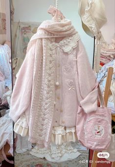 Doll Fashion Aesthetic, Girly Autumn Outfits, Doll Aesthetic Pink, Russian Aesthetic Outfit, Cute Pink Outfits Aesthetic, Doll Outfits Aesthetic, Morute Fashion, Doll Fashion Outfits, Doll Aesthetic Outfits