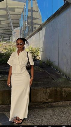 White Bodycon Skirt Outfit, Summer Day Outfits Black Women, Earthy Modest Outfits, Family Church Outfits, Modest Outfit Inspo Summer, Modest Concert Outfit, College Fits Aesthetic, Cafe Date Outfit, Chic Outfits Black Women