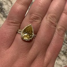 Yellow Citrine, Art Deco Style, Solid Yellow, Deco Style, Druzy Ring, Anniversary Rings, Oval Cut, Art Deco Fashion, Prong Setting