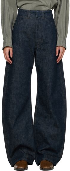 Heavyweight straight-leg non-stretch denim jeans. · High-rise · Belt loops · Five-pocket styling · Zip-fly · Twisted outseams · Contrast stitching in brown Supplier color: Denim indigo Curve Jeans, Mode Ootd, Mode Streetwear, Mode Inspiration, Fashion Killa, Look Cool, Outfit Inspirationen, Aesthetic Clothes, Fashion Inspo Outfits