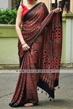 Ajrakh Sarees Online, Simple Kurta, Cotton Saree Blouse, Cotton Sarees Online, Floral Saree, Simple Kurta Designs, Saree Poses