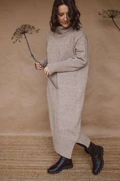 This soft and comfortable wool dress will keep you warm and cozy during colder days. Straight, oversize silhouette with side slits at the bottom. Made from high-quality, ethically produced Italian tweed yarn. Soft to wear directly on the skin, even for sensitive skin. The color on the photos is beige. The dress comes washed, ironed and ready to wear. For more pictures&stories follow us on Instagram on @twillaknitwear COMPOSITION: 100% super 100's wool SIZE: The model is size M, height 170 cm Oversize Dress, Tweed Yarn, Flattering Outfits, Dress Knit, Alpaca Sweater, Womens Knit Dresses, Oversized Dress, Winter Dress, Dress Gift