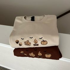 Hand Drawn Handmade And Designed By Me Fall Halloween Design Soft Style Crewneck In Tan Sizes S-Xxl Available Diy Fall Sweatshirts, Halloween Embroidered Crewneck, Halloween Embroidered Sweatshirt, Cute Fall Sweatshirts, Fall Embroidered Sweatshirts, Fall Shirts Vinyl, Halloween Sweaters, Fall Crewneck Sweatshirt, Embroidery Shirts