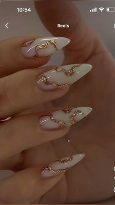 Blue Veins Skin Tone, Golden Nails, Dope Nail Designs, Funky Nails, Fancy Nails, Chic Nails, Dope Nails, Nail Arts