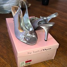 Heels Never Worn! Manolo Blahnik Maysale, Kids Heels, Vintage Shoes Women, Steve Madden Heels, Black Leather Pumps, Louboutin Heels, Christian Louboutin Heels, Studded Heels, Cute Heels