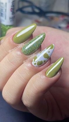 Unhas verdes decoradas Nails Care, Instagram Beauty, Meus Pins, Nails Inspo, Nail Designer, Nail Care, Instagram Profile, Nails