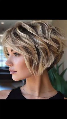 Modern Long Hairstyles, Women In Their 40s, Timeless Looks, Haircuts For Women Over 50, Gorgeous Hairstyles, Hairstyles And Haircuts, Short Sassy Hair