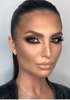 Black Smokey Eye Makeup, Sultry Makeup, Affordable Beauty Products, Eye Makeup Pictures, Colorful Eye Makeup, Brown Eyeshadow, Nude Makeup, Luxury Makeup, Bridal Hair And Makeup