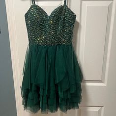 Beautiful Green Sparkly Dress Great For Homecoming Or A Formal Event. Brand New Only Worn Once For A Couple Hours Size 5/6 Sparkle Green Dress, Green Sparkly Dress, Prom Outfits, Sparkly Dress, Hoco Dresses, Green Shirt, Homecoming Dress, Formal Event, Homecoming Dresses