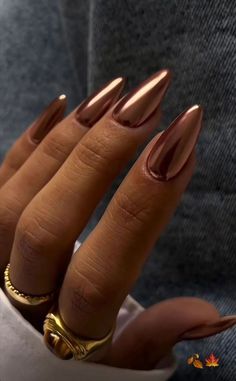 Trend Nails 2023 Autumn, Fall Nails October 2023, Autumn Nail Trends 2023, October Nails Ideas 2023, Nails Trend 2023 Autumn, Trending Winter Nails 2023, Nails Trends Winter, Wealthy Women Nails, Fall 2023 Nail Trends Almond